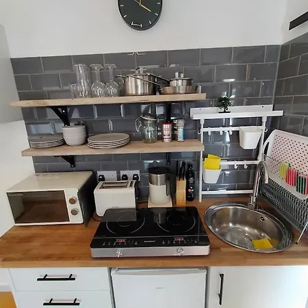 Private Self Contained Self Catering Flat شقة