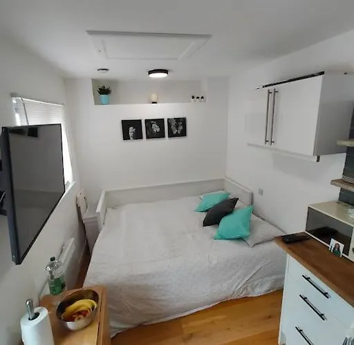 Private Self Contained Self Catering Flat Apartmán *