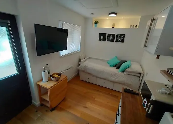 Private Self Contained Self Catering Flat Bristol