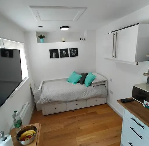 Private Self Contained Self Catering Flat Apartament Bristol