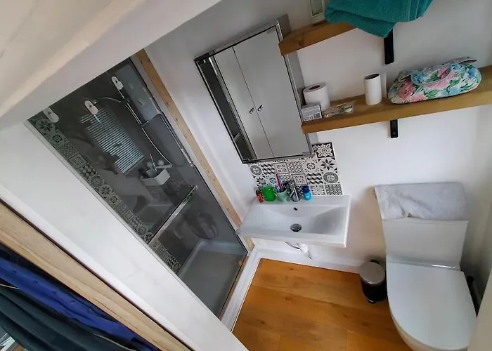 Apartament Private Self Contained Self Catering Flat *