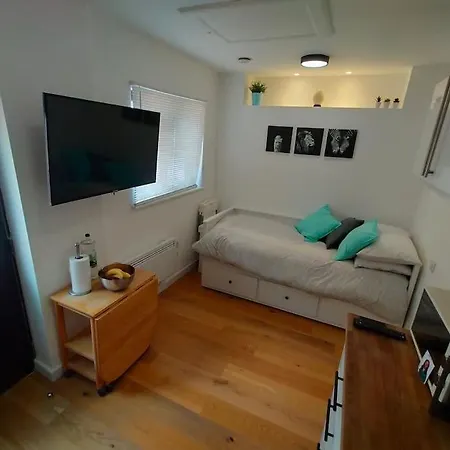 Private Self Contained Self Catering Flat Bristol